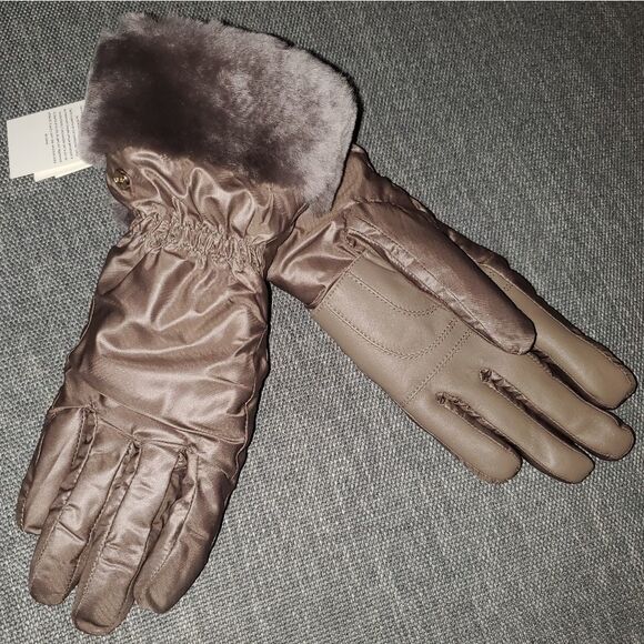 🆕️UGG Shearling-Trim Leather-Palm Gloves water resistant touchscreen📲🧤  … - Picture 4 of 13